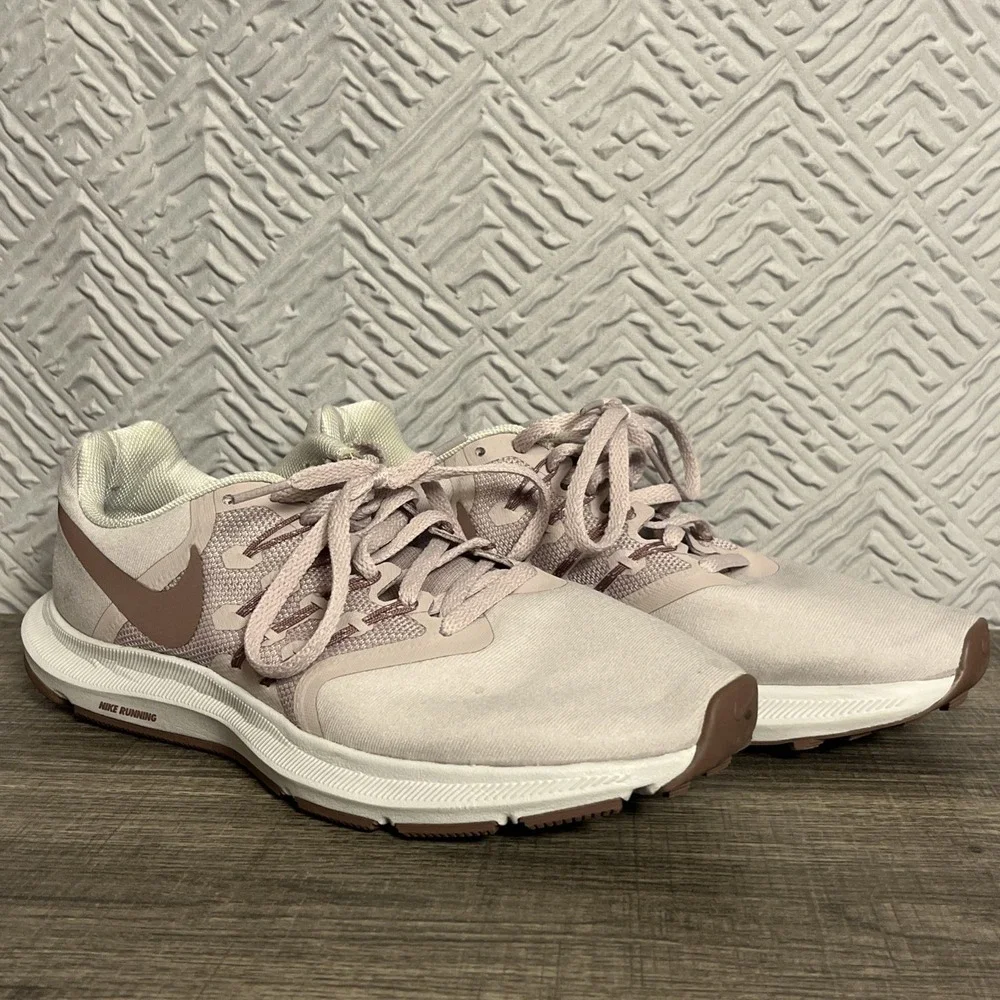 Nike Quest 2 Womens Size 8 Running Shoes Mauve Plum CI3803-501 Athletic Sneakers